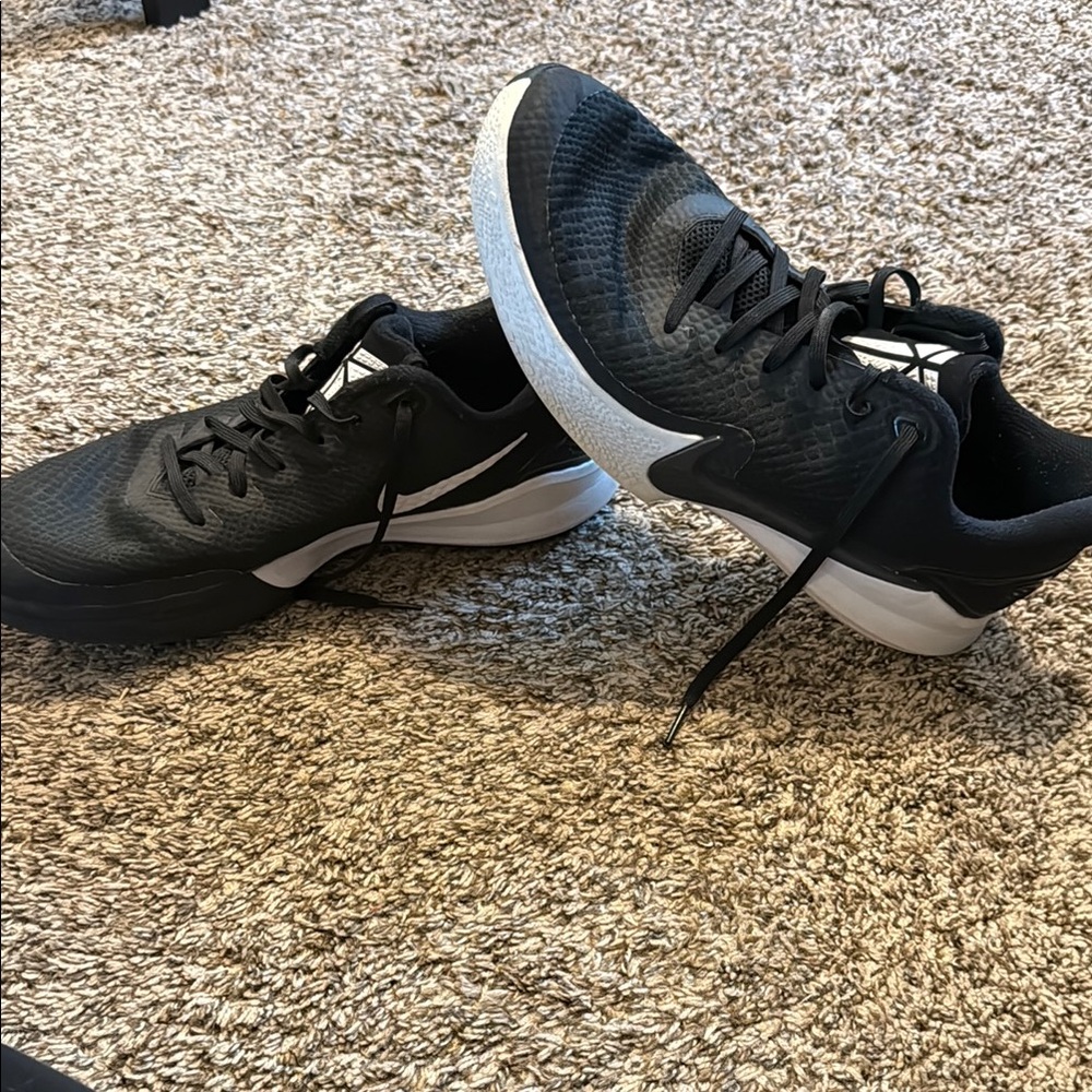 Nike Men's Black Basketball Shoes